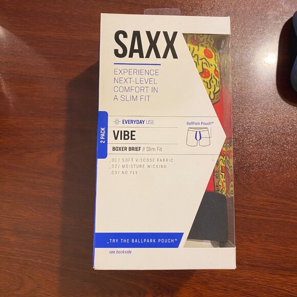 Saxx VIBE 2 pack Boxer Briefs Ultimate Comfort Piece Love and Black - Picture 2 of 3